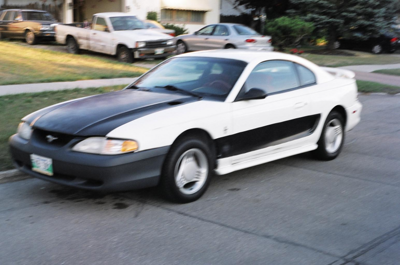 Picture of 1995 Ford Mustang