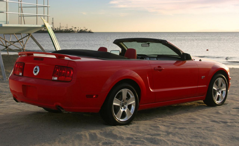 2005 Ford Mustang GT convertible