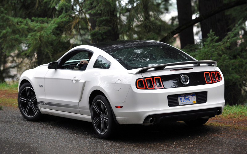 2013 Ford Mustang White Rear Three Quarters
