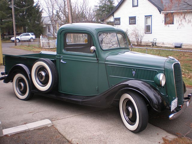 1937 Ford Pickup Picture 2