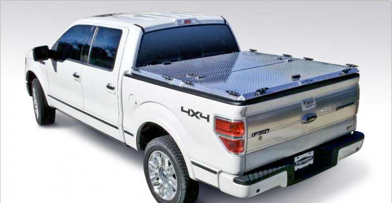 Closed DiamondBack HD truck bed cover on Ford F150