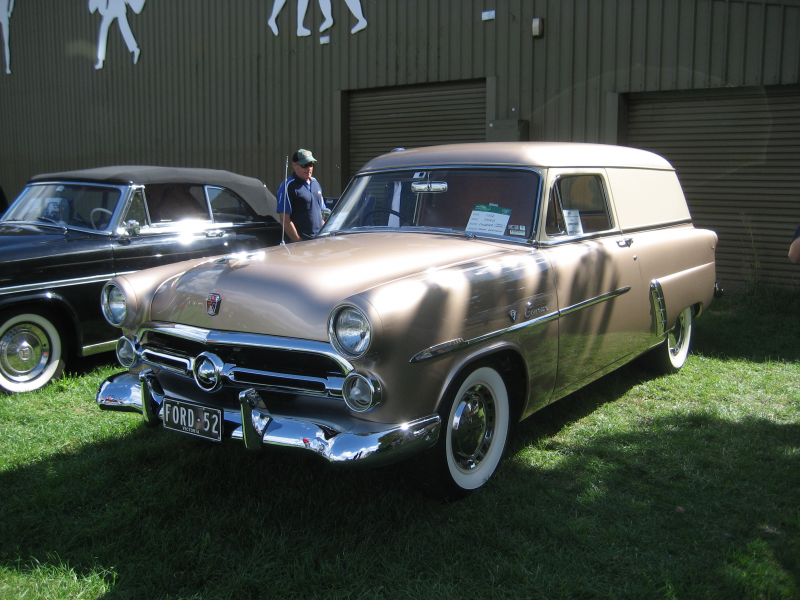 Description 1952 Ford Courier Delivery.jpg