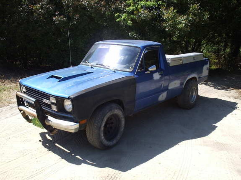 01BlueEdge 1981 Ford Courier 8208222
