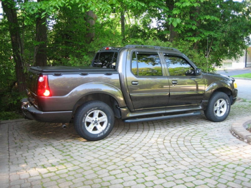2005 Ford Explorer Sport Trac Pickup Truck in Owen Sound, Ontario