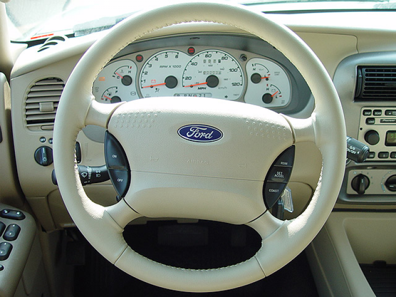 2003 Ford Explorer Sport Trac Base Crew Cab Pickup Steering Wheel