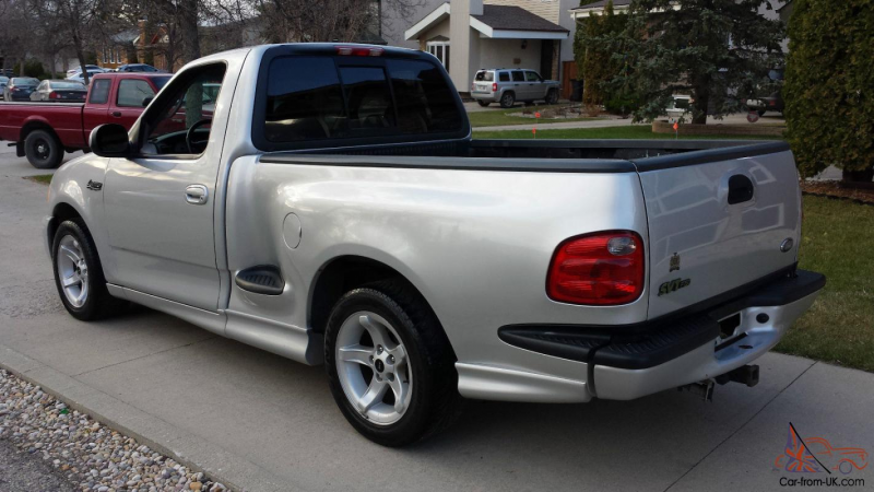 Selling my 2000 Ford F150 SVT Lightning. It currently has 157. 00 kms ...