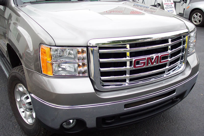 New for 2009 GMC Chrome Grille