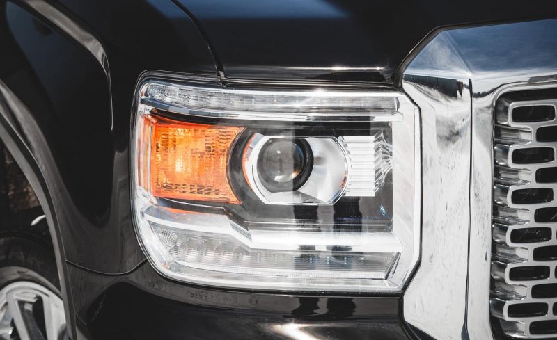 2014 GMC Sierra Denali headlight