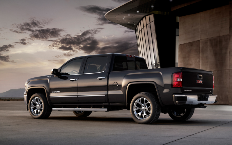 In the official unveiling video of the 2014 Silverado and 2014 Sierra ...
