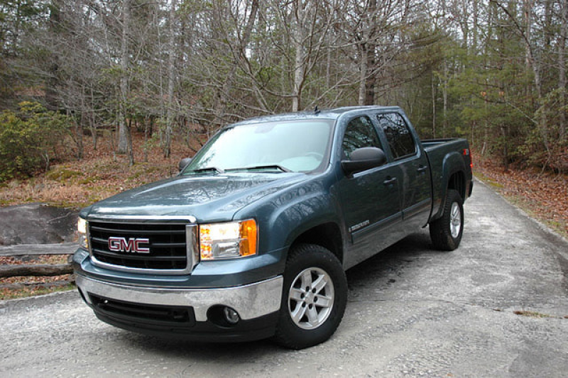 Front & Side View of the 2007 GMC Sierra