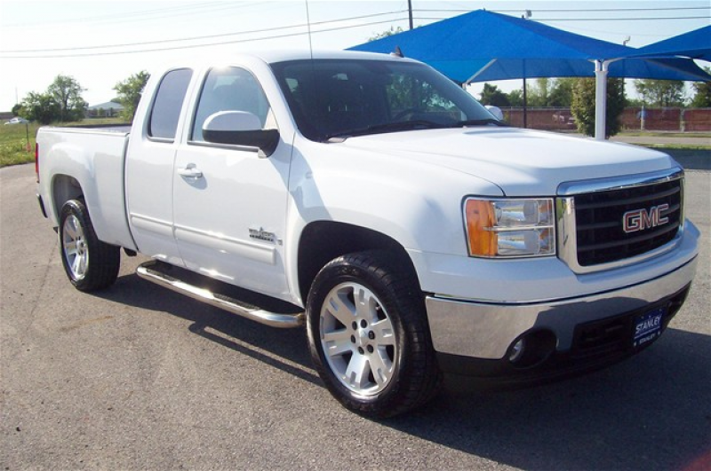 Learn more about GMC Sierra 2008 Accessories.
