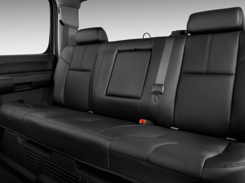 2010 GMC Sierra 1500 Hybrid 4WD Crew Cab 143.5" 3HB Rear Seats