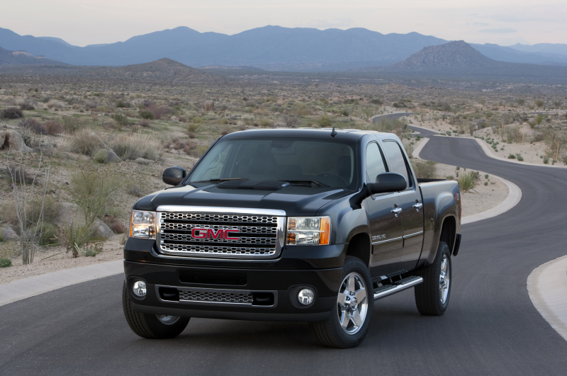 2013 Gmc Sierra 2500 Hd Denali Front Three Quarters View 04