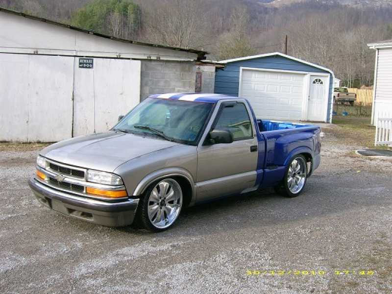 Learn more about GMC Sonoma 1999 Parts.