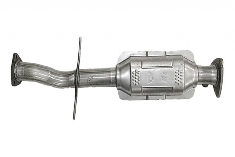 Eastern® 50334 - EPA Direct Fit Undercar Catalytic Converter