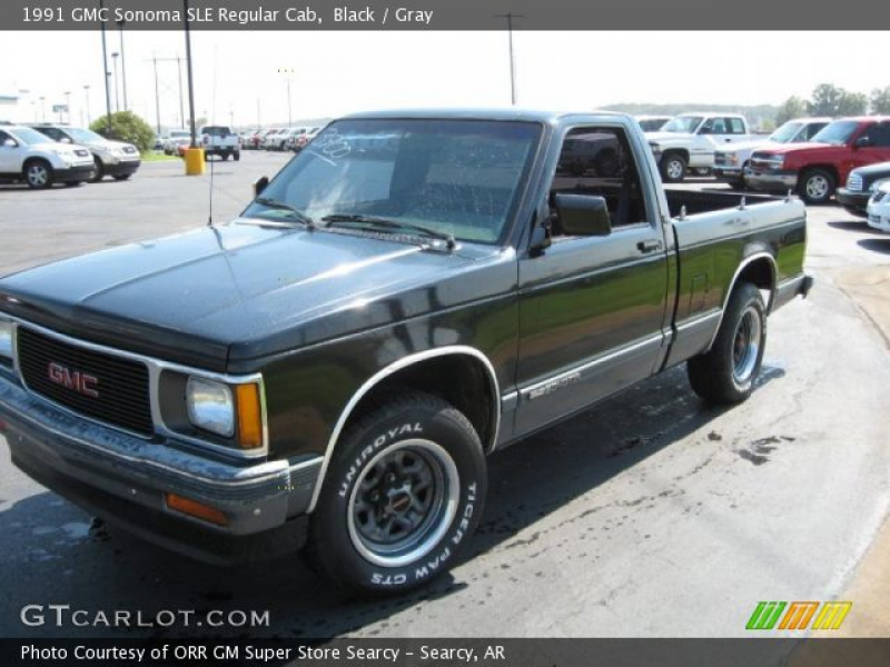 1991 GMC Sonoma SLE Regular Cab in Black. Click to see large photo.