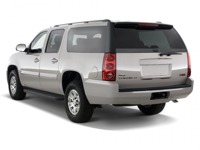 2011 GMC Yukon XL 2WD 4-door 2500 SLE Angular Rear Exterior View