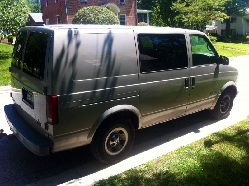 2005 GMC Safari Cargo Van