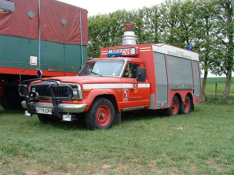 Jeep J20 Fire Truck Support