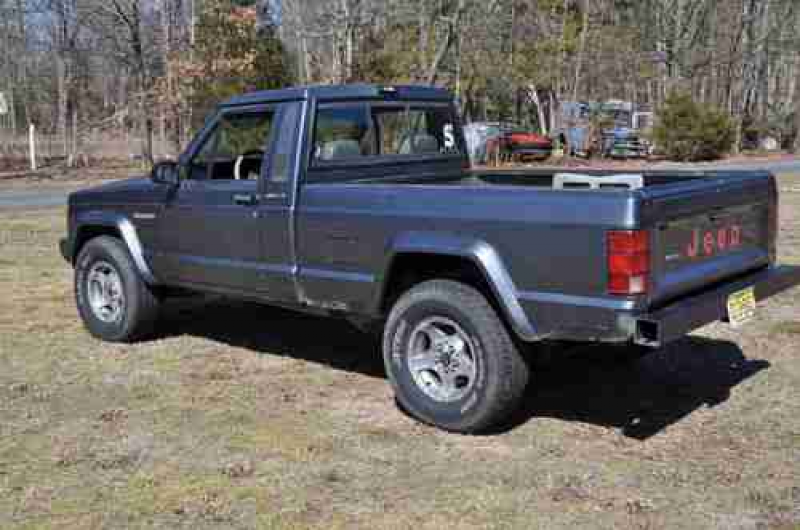 1988 Jeep Comanche Pioneer 4x4 Auto Shortbed on 2040-cars