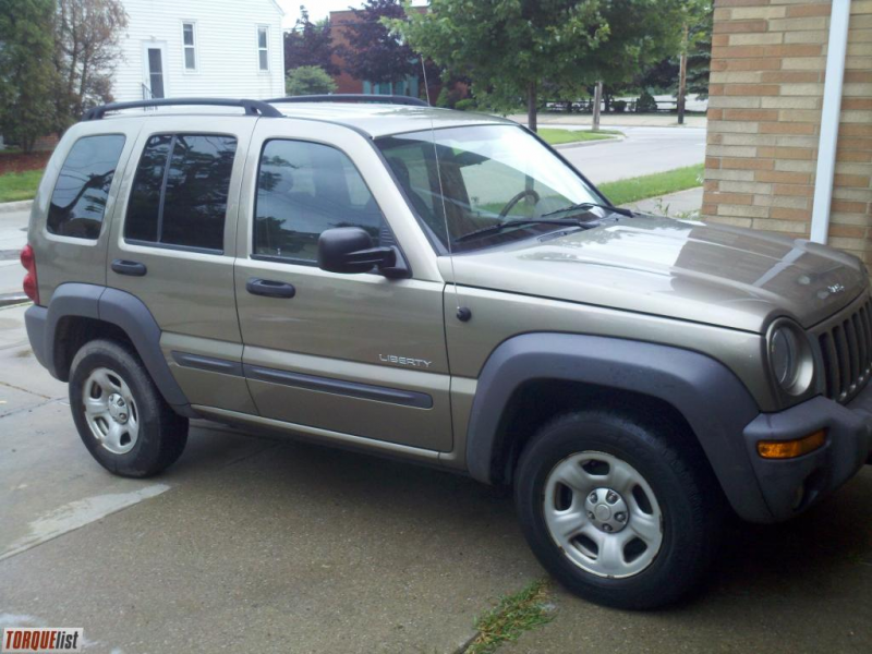 2004 jeep liberty 103000 miles, no rust, all stock, class 3 hitch.