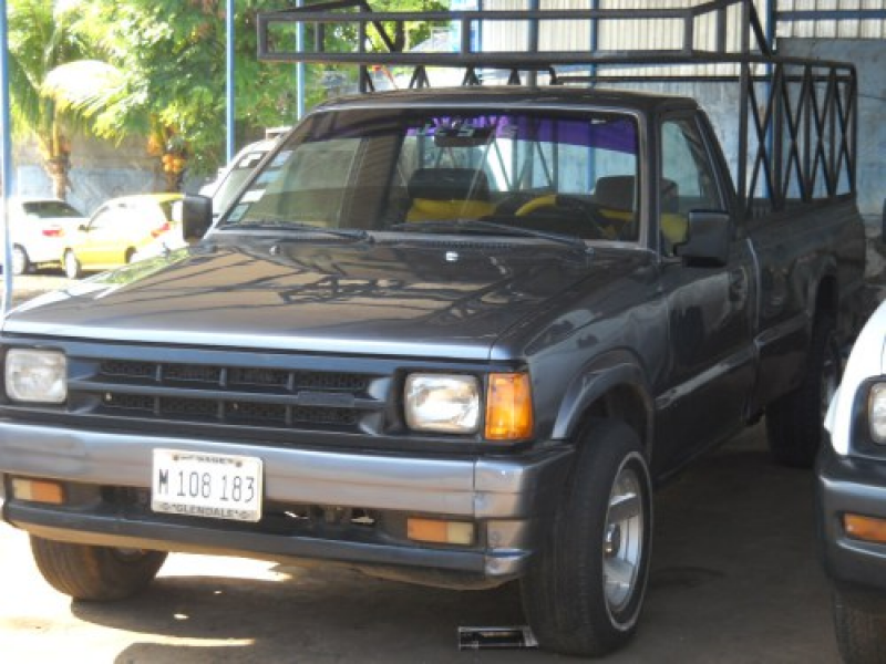 Mazda B2000, 4 Cilindros, 1990, tina Larga, gasolina. Si la Compra se ...