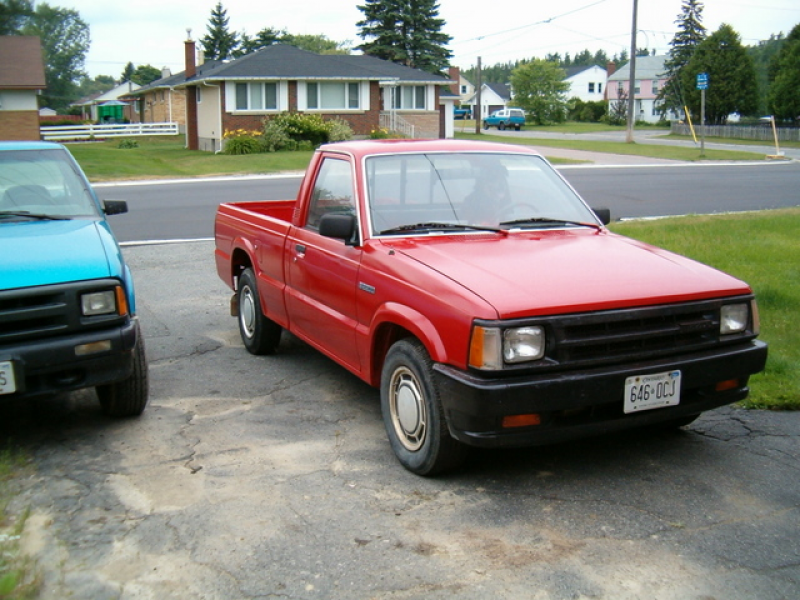 1989 Mazda B2200