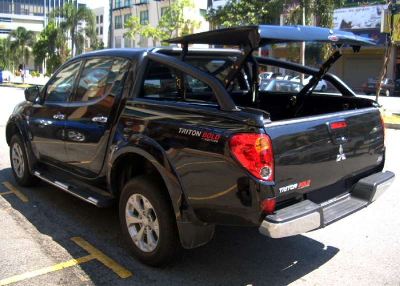 MITSUBISHI Triton Bold with Top Up Standard Cover + Styling Bar