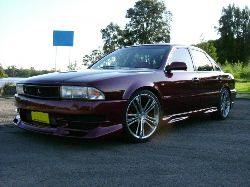 Picture of 1993 Mitsubishi Diamante