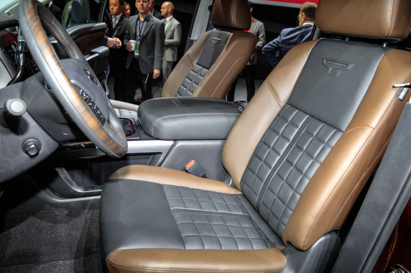 2016 Nissan Titan Front Interior Seats