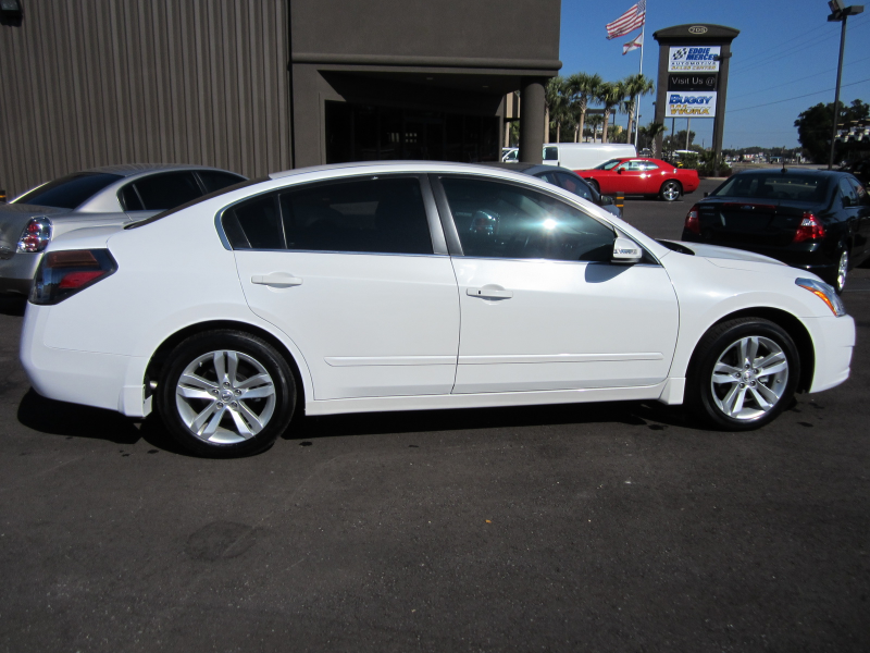 Picture of 2011 Nissan Altima 3.5 SR, exterior