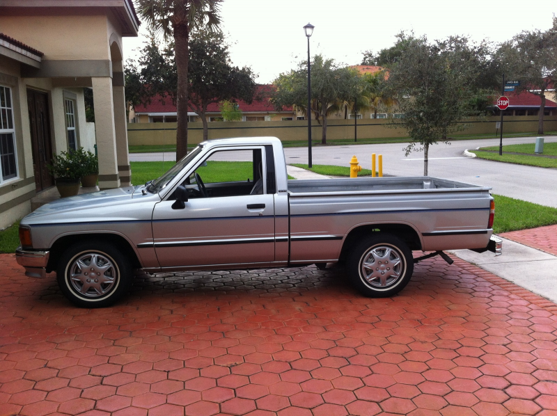 Picture of 1987 Toyota Pickup 2 Dr STD Standard Cab LB, exterior