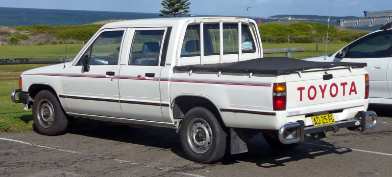 File:1983-1988 Toyota Hilux (YN58R) 4-door utility 01.jpg