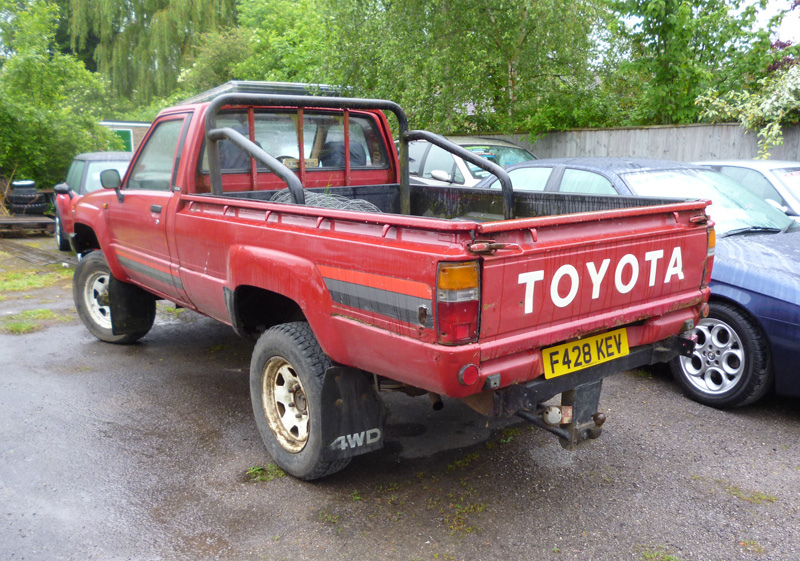 1988 Toyota Hilux 4x4 (2.2 petrol)