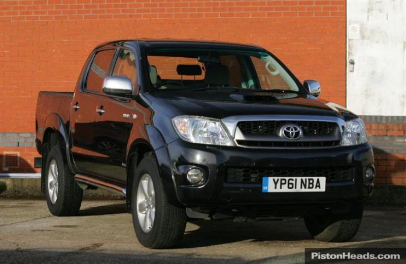 TOYOTA Hilux 3.0D-4D Invincible Double Cab Pickup (2011) For sale from ...