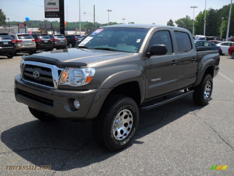 2010 Toyota Tacoma V6 SR5 PreRunner Double Cab in Pyrite Mica - 107987