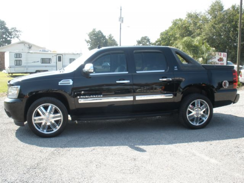 Used 2007 Chevrolet Avalanche for sale. | Black 2007 Chevrolet ...