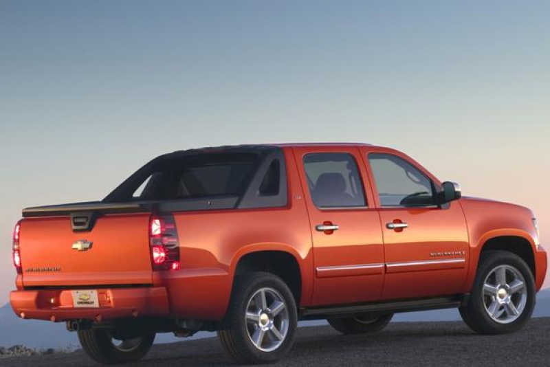 2007-2013 Chevrolet Avalanche Used Car Review