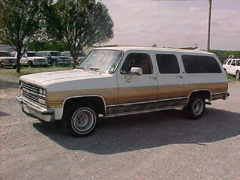 Chevrolet Suburban 1990