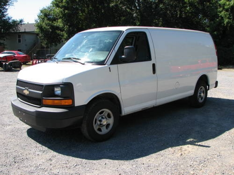 2005 Chevy Express 1500 6cyl Auto in Poughkeepsie, New York