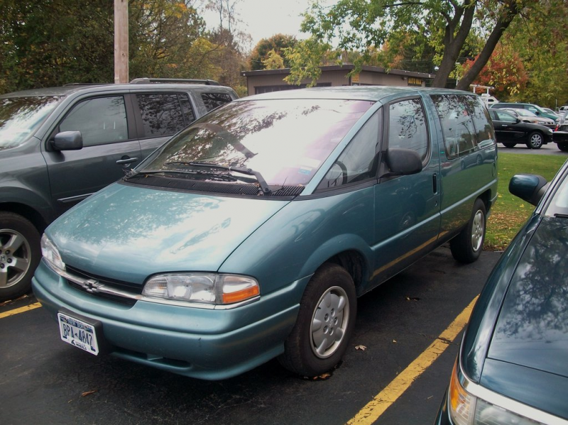 1995) Chevrolet Lumina APV by ~ auroraTerra