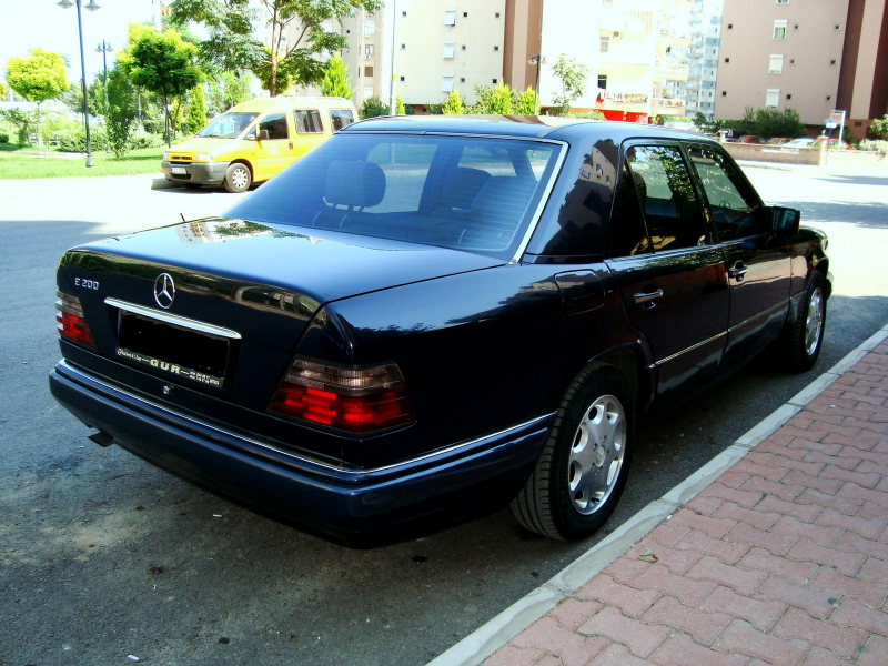 1994 Mercedes-Benz E-Class picture, exterior
