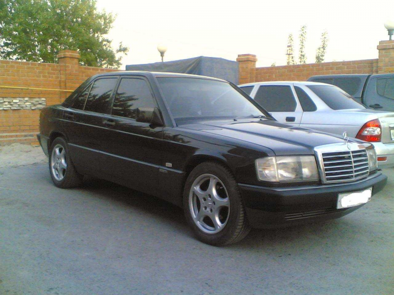 1991 Mercedes Benz 190 Pictures