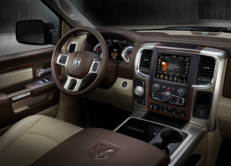 Download 2013 Dodge Ram 1500 Interior (1) - image 2 of 9, in high ...