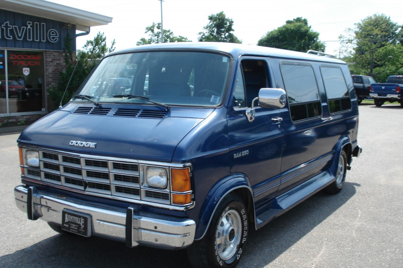 800 1024 1280 1600 origin 1993 Dodge Ram Van #7