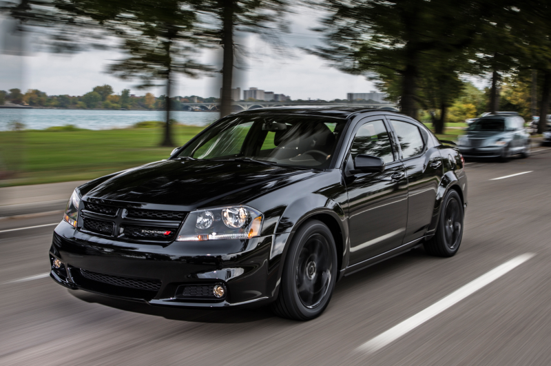 2013 dodge avenger front view in motion