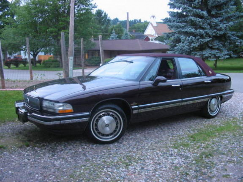 buick lesabre 1993 buick lasabre it may look like an old ma