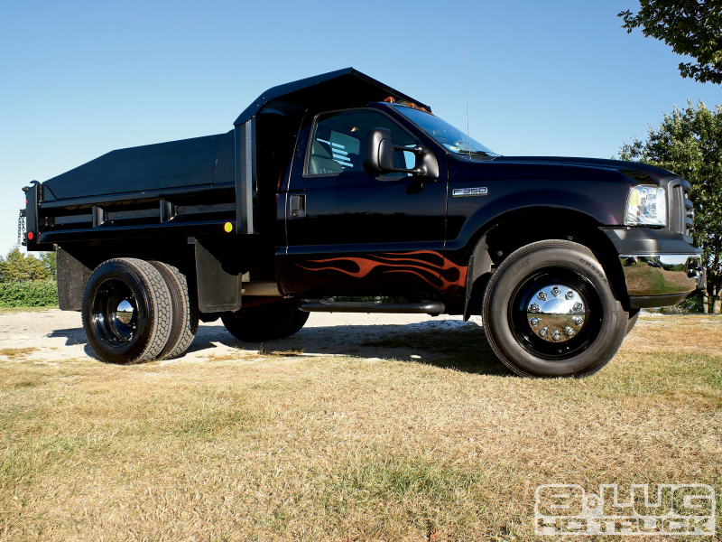 2006 Ford F350 Dump Truck Right Side Angle