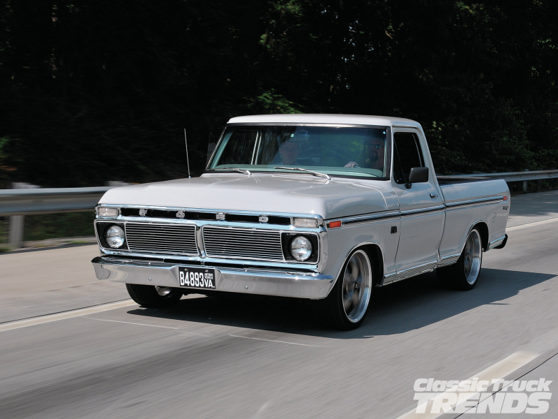 1974 Ford F 100 Front Three Quarter Motion