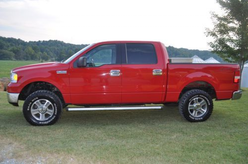 2005 Ford F-150 XLT 4x4 Crew Cab, 5.4L V-8 , Red, Very Nice, Must See ...